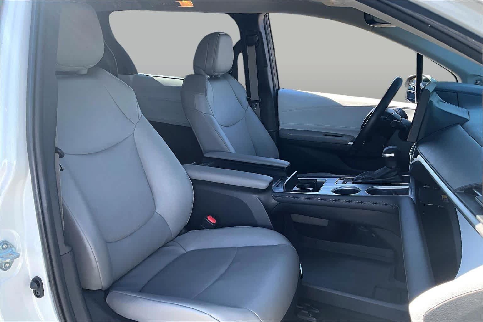 Certified 2025 Toyota Sienna XLE w/ XLE Plus Package AWD/4WD image 8