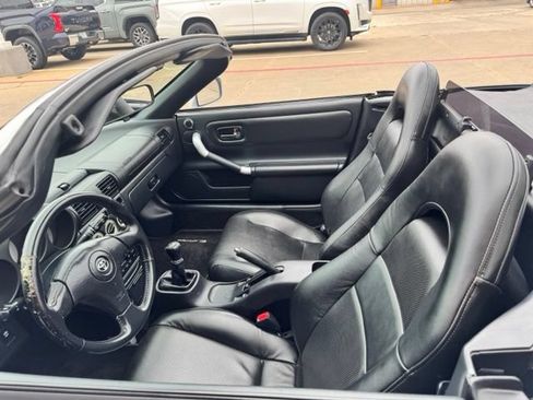 Used 2003 Toyota MR2 RWD image 36