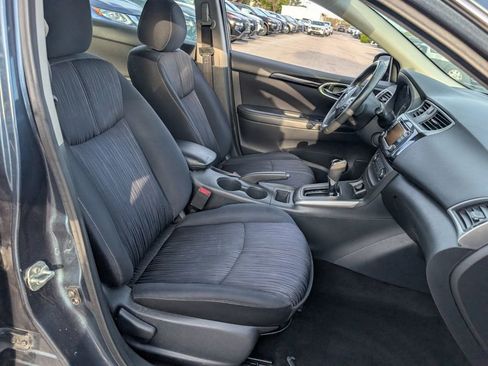 Used 2016 Nissan Sentra SV FWD image 18
