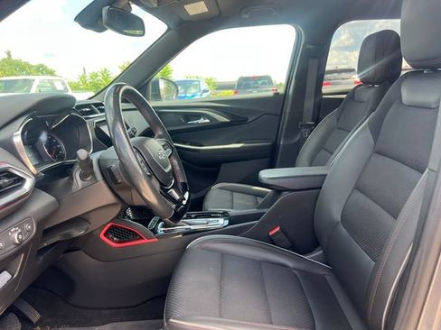 Used 2022 Chevrolet TrailBlazer RS w/ Technology Package AWD/4WD image 3