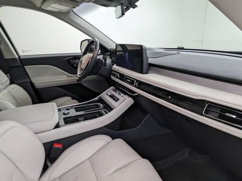 Used 2025 Lincoln Aviator Reserve w/ Luxury Package AWD/4WD image 44