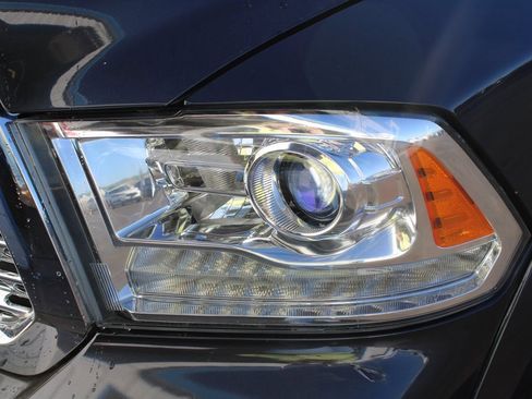 Used 2018 RAM 1500 Laramie w/ Convenience Group image 11