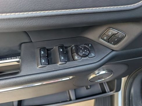 Used 2024 Ford Expedition XLT RWD image 20