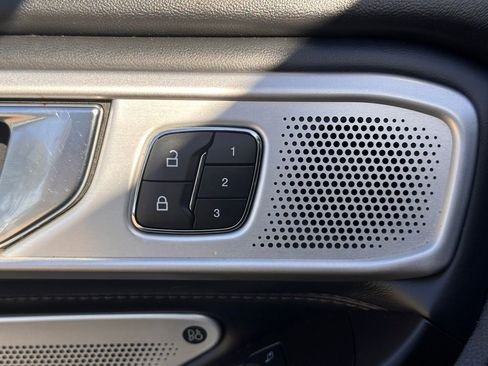 Used 2020 Ford Explorer Platinum w/ Premium Technology Package image 28