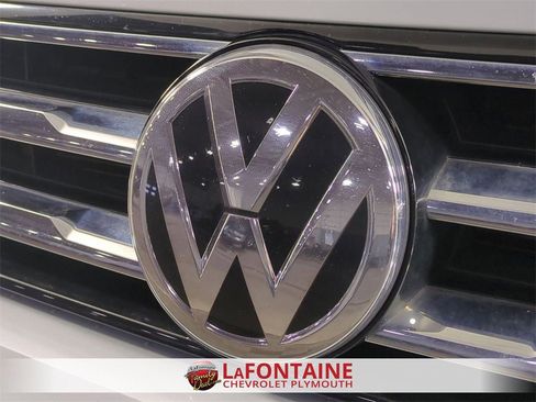 Used 2019 Volkswagen Tiguan SE w/ Panoramic Sunroof Package image 57