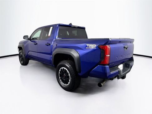 Certified 2024 Toyota Tacoma TRD Off-Road AWD/4WD image 8
