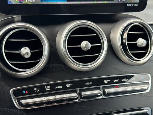 Certified 2022 Mercedes-Benz GLC 300 4MATIC image 27