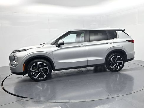 Used 2024 Mitsubishi Outlander SE FWD image 4