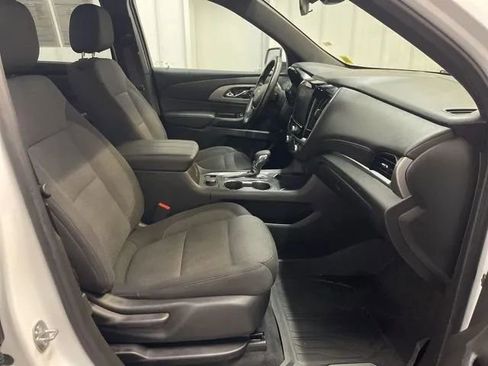 Used 2023 Chevrolet Traverse LT AWD/4WD image 15