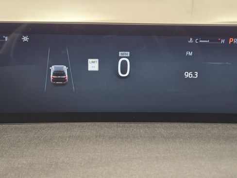 Certified 2025 Ford Expedition Active image 15