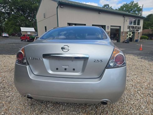 Used 2010 Nissan Altima 2.5 S FWD image 23