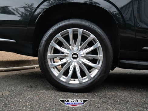 Used 2022 Cadillac Escalade ESV Premium Luxury image 11