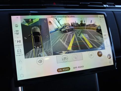 New 2026 Land Rover Range Rover SE image 19