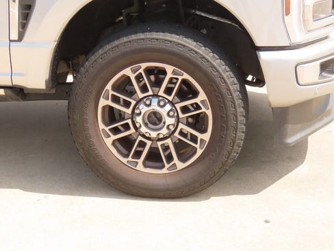 Certified 2024 Ford F250 Limited w/ FX4 Off-Road Package AWD/4WD image 7