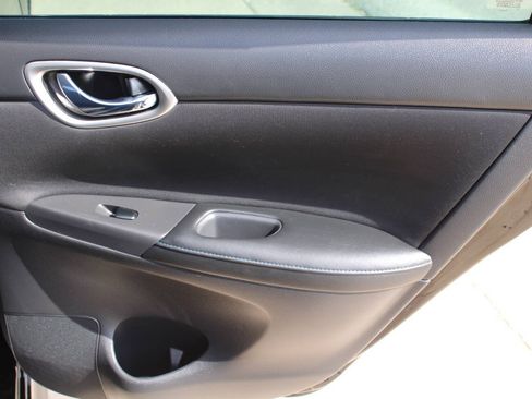 Used 2018 Nissan Sentra SR FWD image 9