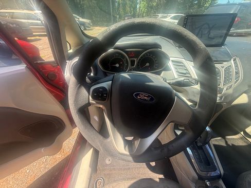 Used 2011 Ford Fiesta SE w/ 201A Rapid Spec Order Code FWD image 11