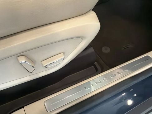Used 2018 Lincoln MKC Premiere FWD image 41