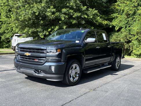 Used 2018 Chevrolet Silverado 1500 LTZ Z71 w/ LTZ Plus Package AWD/4WD image 5