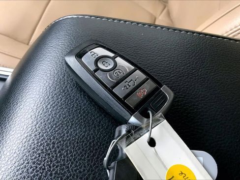 Used 2019 Ford F250 Lariat w/ Lariat Ultimate Package image 14