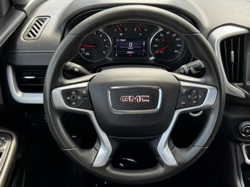 Used 2024 GMC Terrain SLE FWD image 12