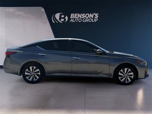 Used 2023 Nissan Altima 2.5 S image 6