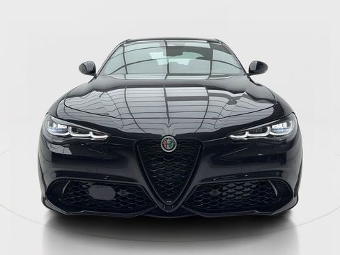 New 2025 Alfa Romeo Giulia image 2