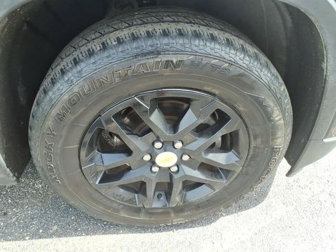 Used 2020 Chevrolet Traverse LT w/ LPO, Floor Liner Package FWD image 9