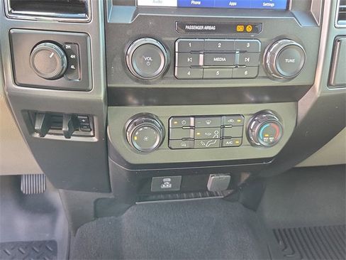Used 2021 Ford F250 XLT image 30
