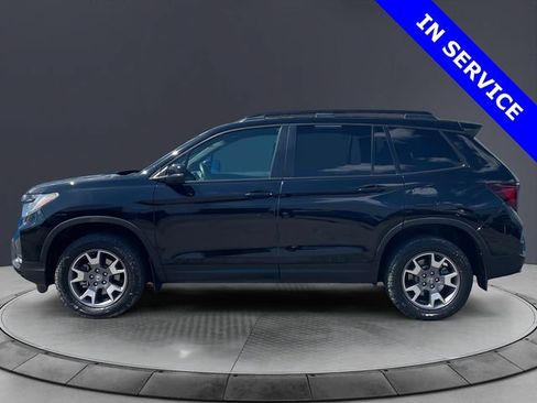 Used 2023 Honda Passport TrailSport image 2