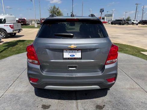 Used 2019 Chevrolet Trax LT w/ LT Convenience Package image 5