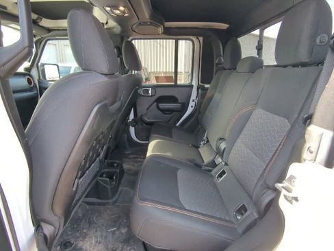 Used 2022 Jeep Gladiator Mojave w/ Trailer Tow Package AWD/4WD image 17