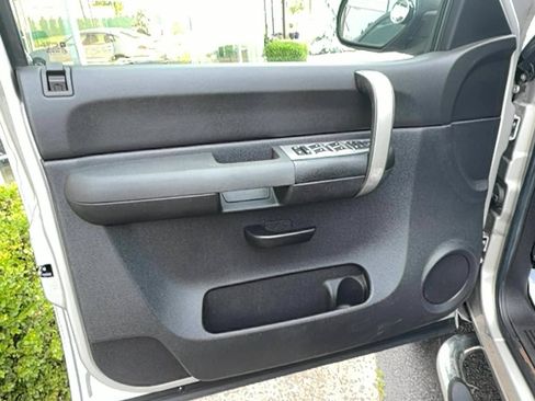 Used 2009 GMC Sierra 1500 SLE w/ Power Pack Plus AWD/4WD image 15