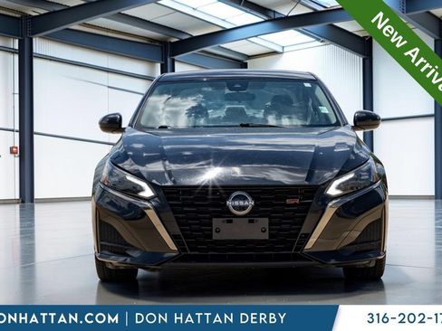 Used 2023 Nissan Altima 2.5 SR FWD image 22