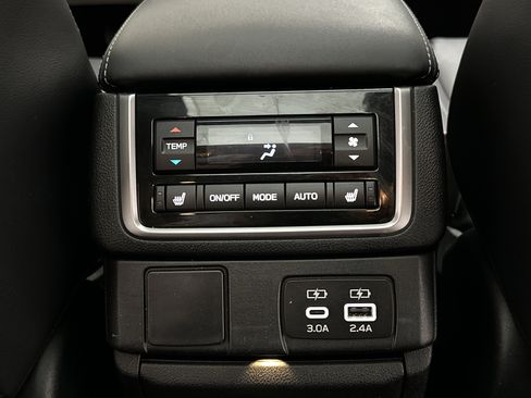 Used 2023 Subaru Ascent Limited w/ Technology Package AWD/4WD image 24