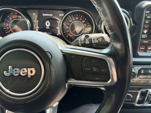 Certified 2022 Jeep Wrangler Unlimited Sahara AWD/4WD image 17