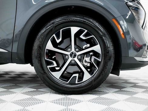 Used 2025 Kia Sportage EX w/ Premium Package image 35