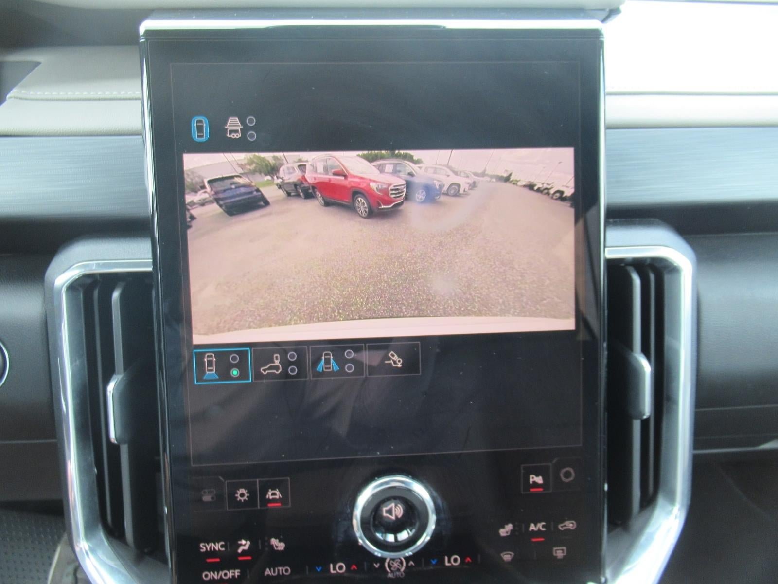 Used 2026 GMC Acadia Elevation w/ Elevation Premium Package FWD image 31