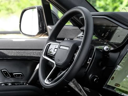 New 2026 Land Rover Range Rover Sport SE AWD/4WD image 19