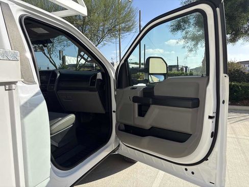 Used 2020 Ford F350 XL w/ Power Equipment Group image 12