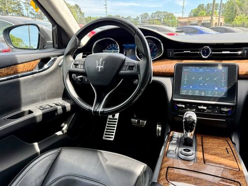 Used 2017 Maserati Quattroporte S RWD image 16