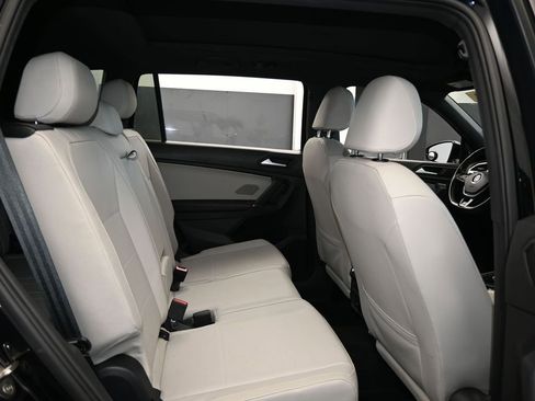 Used 2020 Volkswagen Tiguan SE R-Line image 45