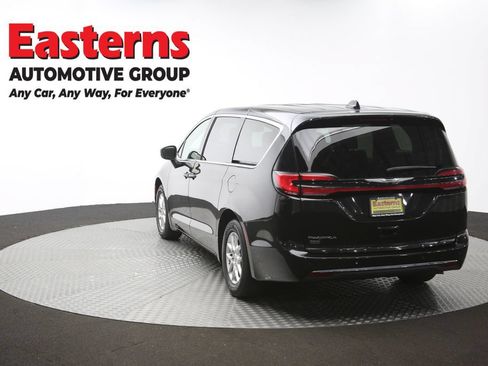 Used 2023 Chrysler Pacifica Touring-L FWD image 66