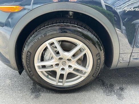 Used 2011 Porsche Cayenne S image 28