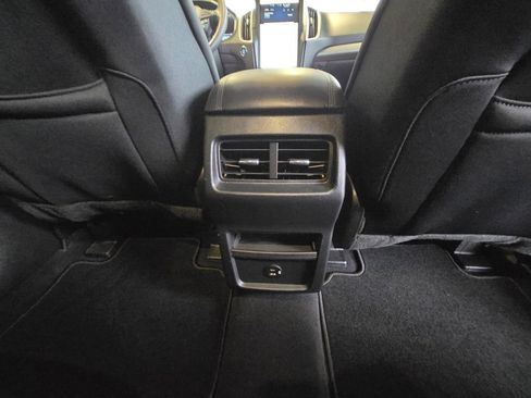 Used 2022 Ford Edge SE w/ Black Appearance Package image 25
