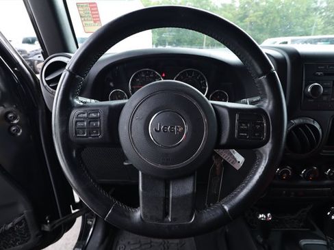 Used 2015 Jeep Wrangler Sport AWD/4WD image 6