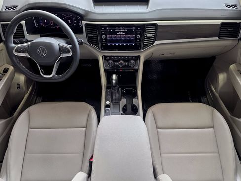 Used 2023 Volkswagen Atlas SE w/ Panoramic Sunroof Package FWD image 23