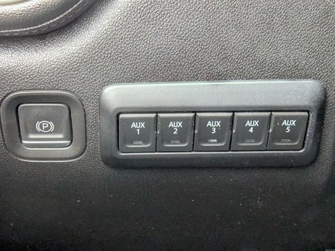 Used 2021 Chevrolet Silverado 2500 LT w/ Convenience Package AWD/4WD image 33