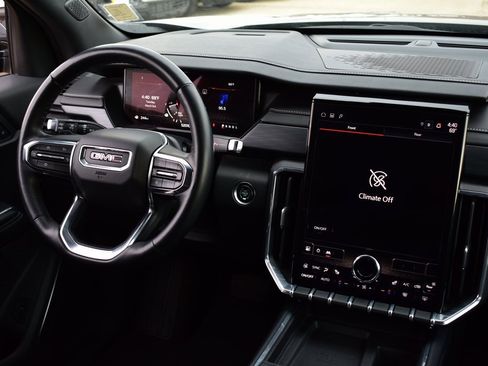 Used 2024 GMC Acadia Elevation image 33