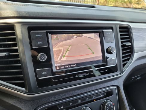 Used 2023 Volkswagen Atlas Cross Sport SE FWD image 18