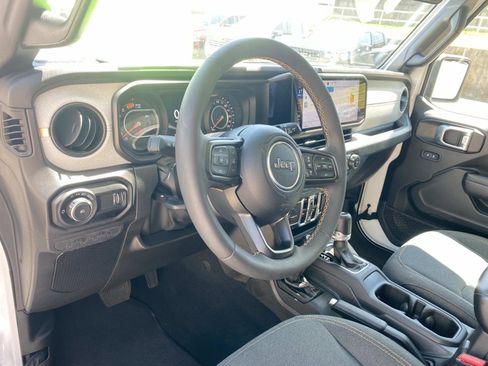 Used 2024 Jeep Wrangler Sport S AWD/4WD image 24